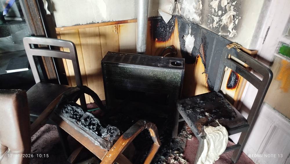 گزارش تصویری  حمله اغتشاشگران تروریست به دفاتر اتحادیه انجمن های اسلامی دانش‌آموزان در استانهای مازندران، اصفهان و کرمان