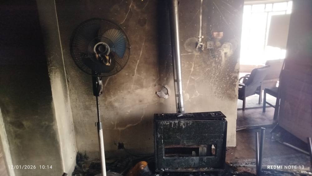 گزارش تصویری  حمله اغتشاشگران تروریست به دفاتر اتحادیه انجمن های اسلامی دانش‌آموزان در استانهای مازندران، اصفهان و کرمان