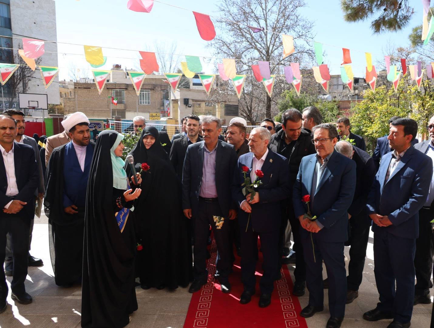 گزارش تصویری حضور وزیر آموزش و پرورش در مدرسه انقلاب مدرسه شهید جعفر دالکی استان فارس - بهمن 1404