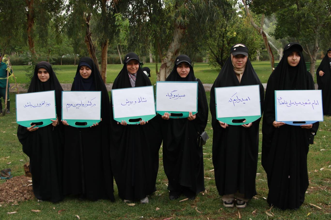 آئین درختکاری #به_فرمان_رهبرم