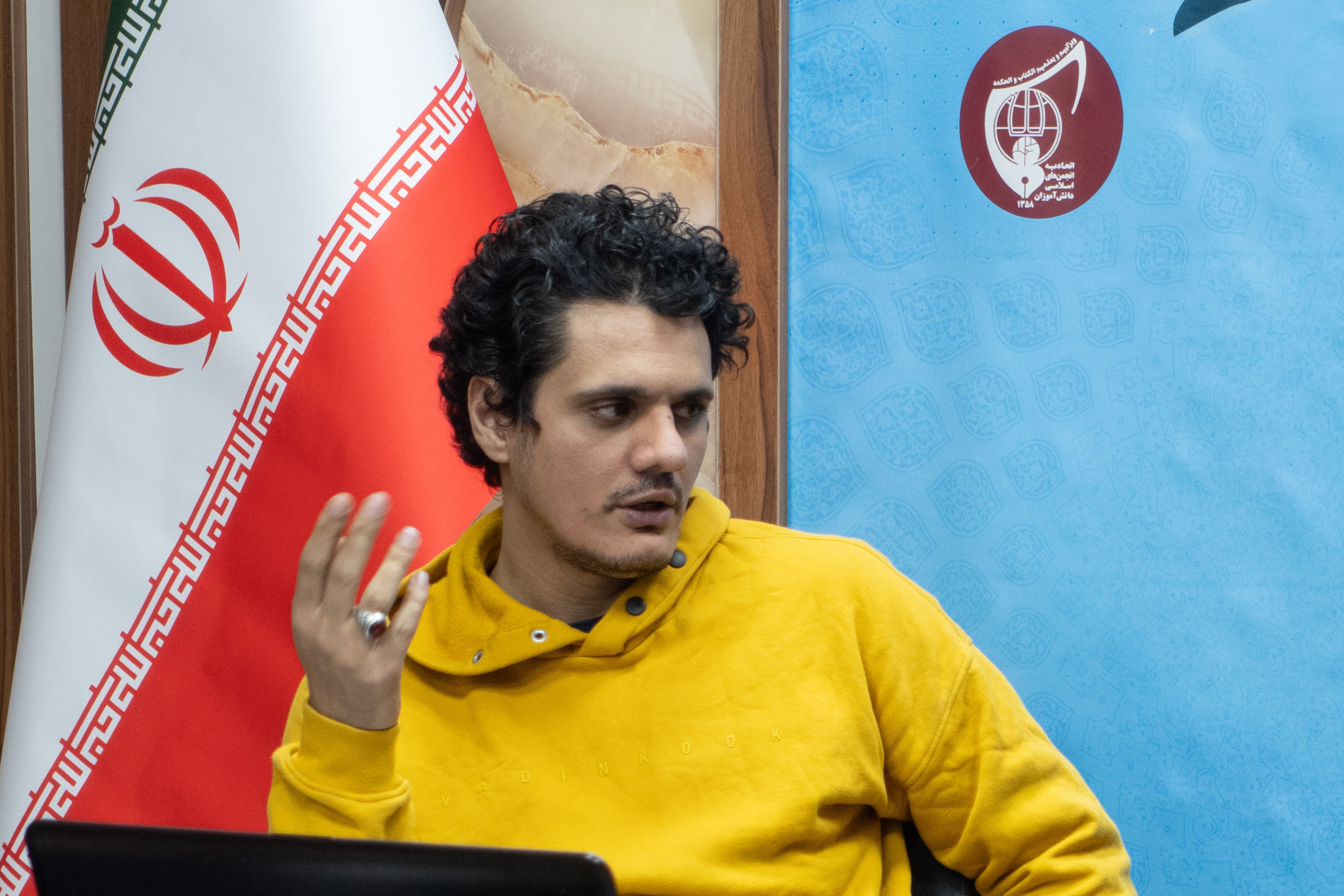 گزارش_تصویری  نشست تبیینی «اشاره» با حضور دکتر محمد رحمانی نویسنده پژوهشگر تاریخ  - ویژه شبکه دانش آموزی