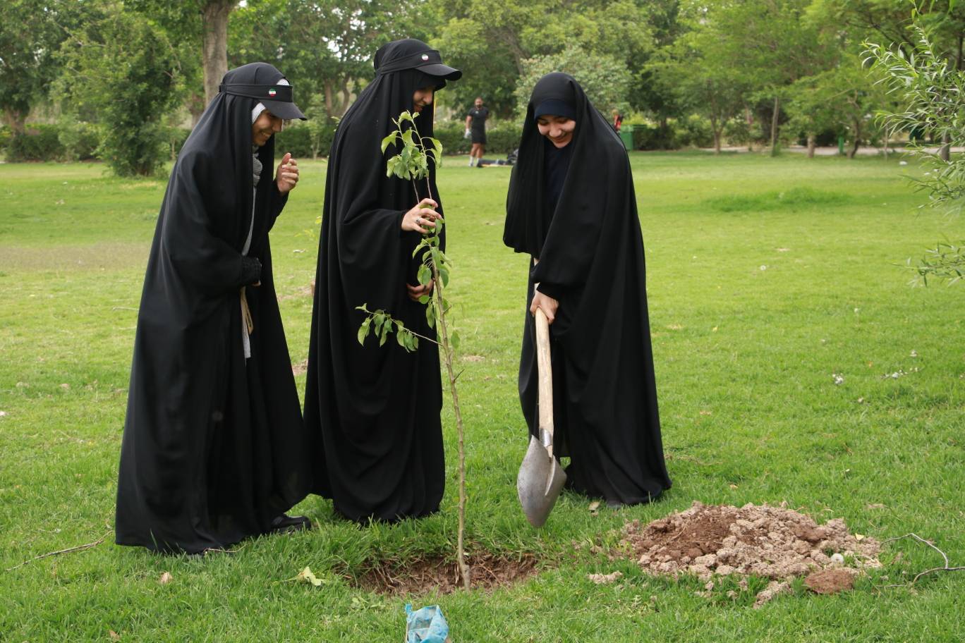 آئین درختکاری #به_فرمان_رهبرم